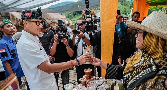 Menparekraf Dorong UMKM Desa Wisata Baros Jabar Kembangkan Potensi Parekraf 