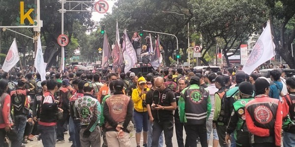 Tanggapi Demo Ojol di DPRD DKI Tolak ERP, Heru: Prosesnya Masih Lama