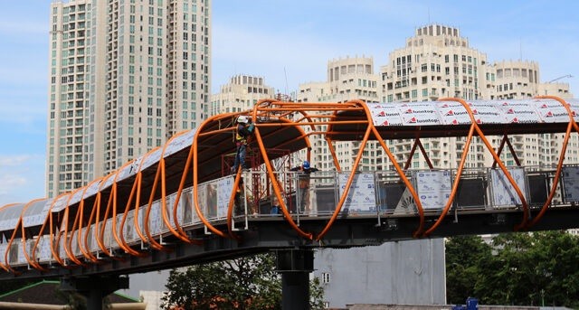 Baru Resmikan Skywalk Kebayoran Lama, Ini Alasan Heru