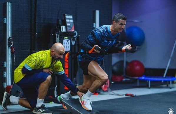 Hadapi Al Fateh, Al-Nasr Latihan dalam Dua Shift