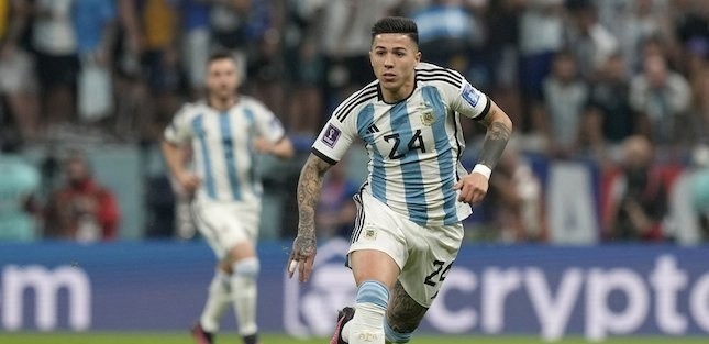 Enzo Fernandez Gabung ke Chelsea dengan Biaya Transfer Rekor Inggris