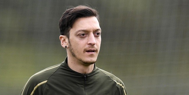 Mesut Ozil Bakal Segera Pensiun 