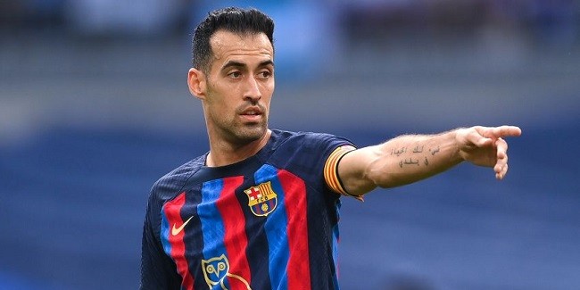 Xavi Hernandez Yakin Sergio Busquets Bakal Bertahan di Barcelona 
