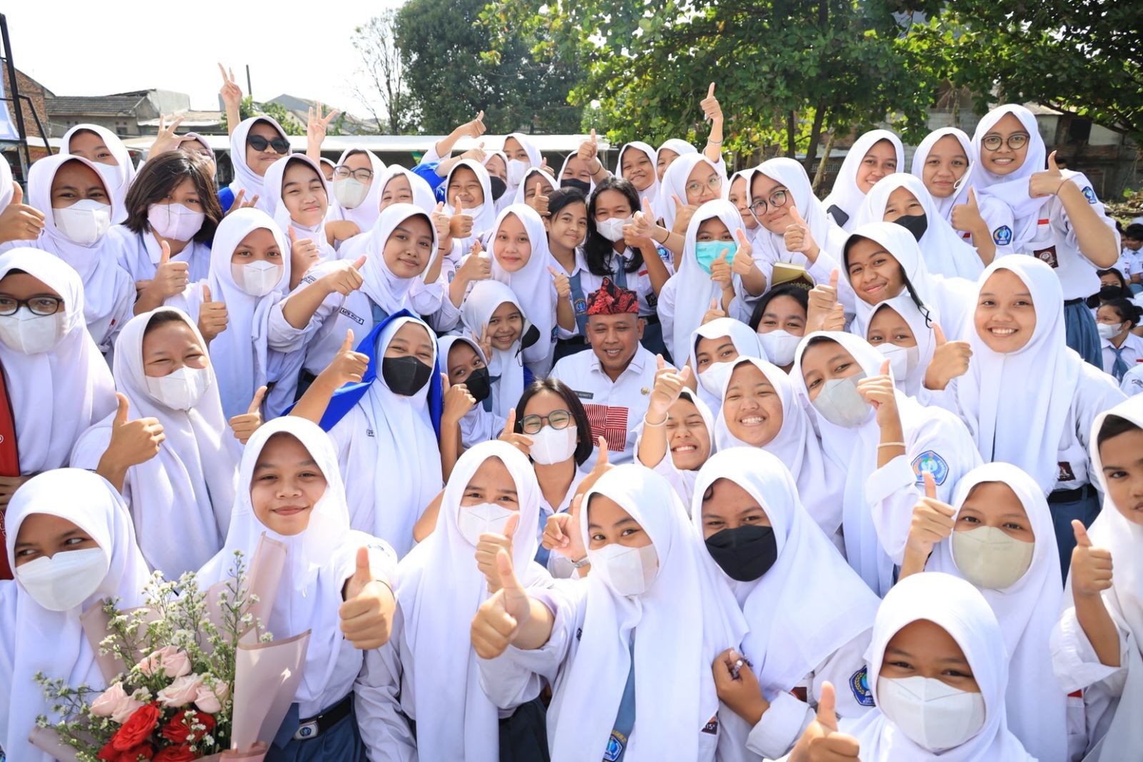 Tri Harapkan Siswa Gunakan Botol Minum Ramah Lingkungan