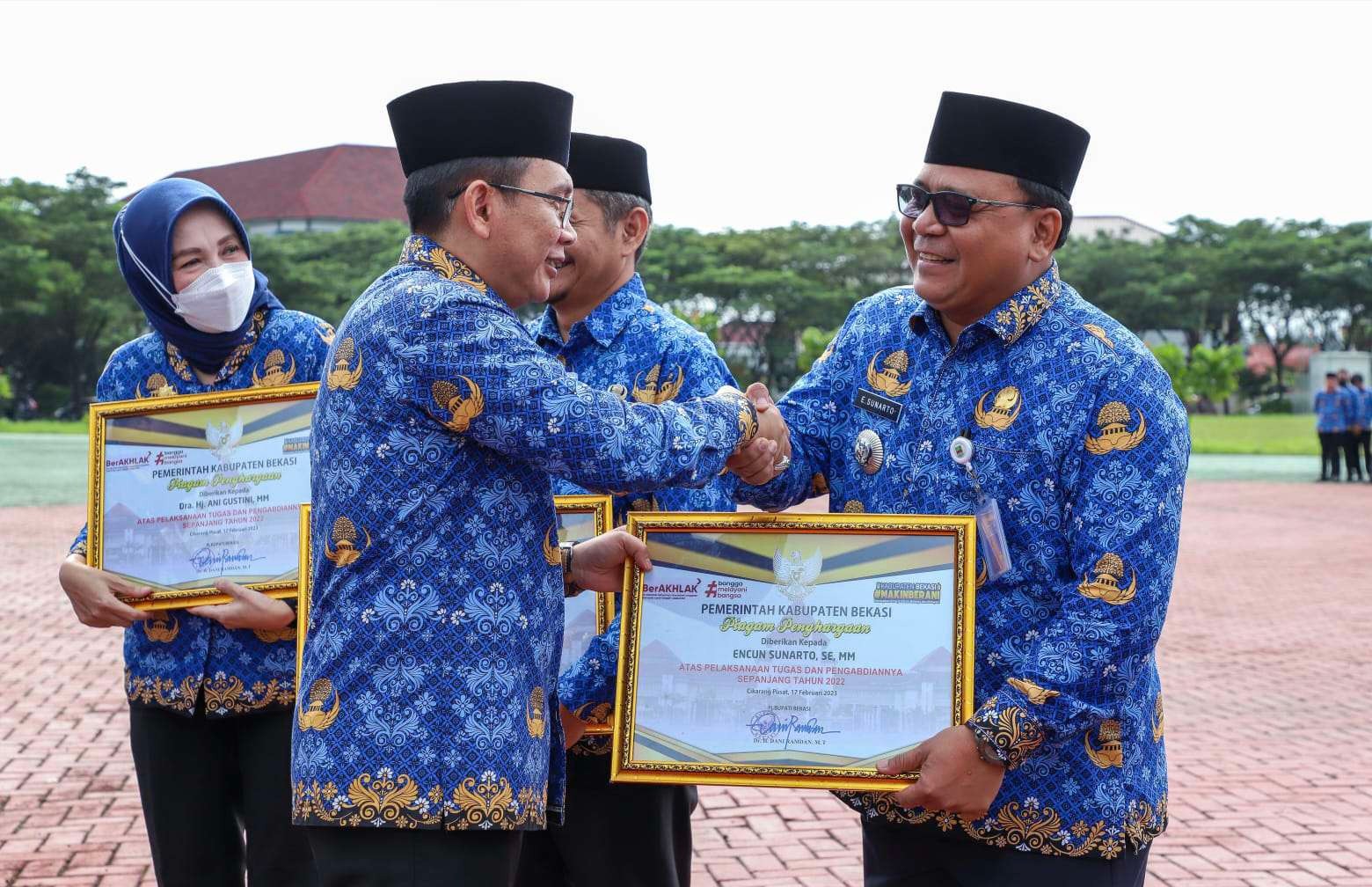 Camat Cibitung Raih Penghargaan Pemkab Bekasi Atas Tugas dan Pengabdiannya