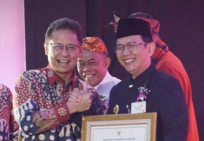 Kabupaten Bekasi Terima Sertifikat Bebas Eliminasi Filariasis dari Kemenkes