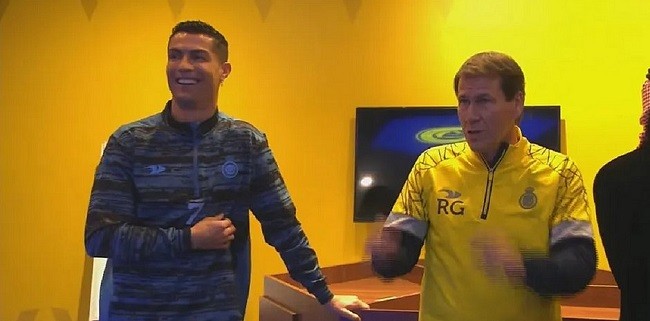 Rayakan Milad Sang Pelatih, Ini Bukti Cristiano Ronaldo Miliki Kedekatan