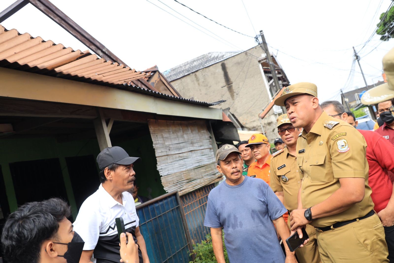 Satu Rumah Jatibening Baru Rusak Berat Dihantam Puting Beliung