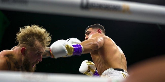 Petinju Tommy Fury Kalahkan Jake Paul