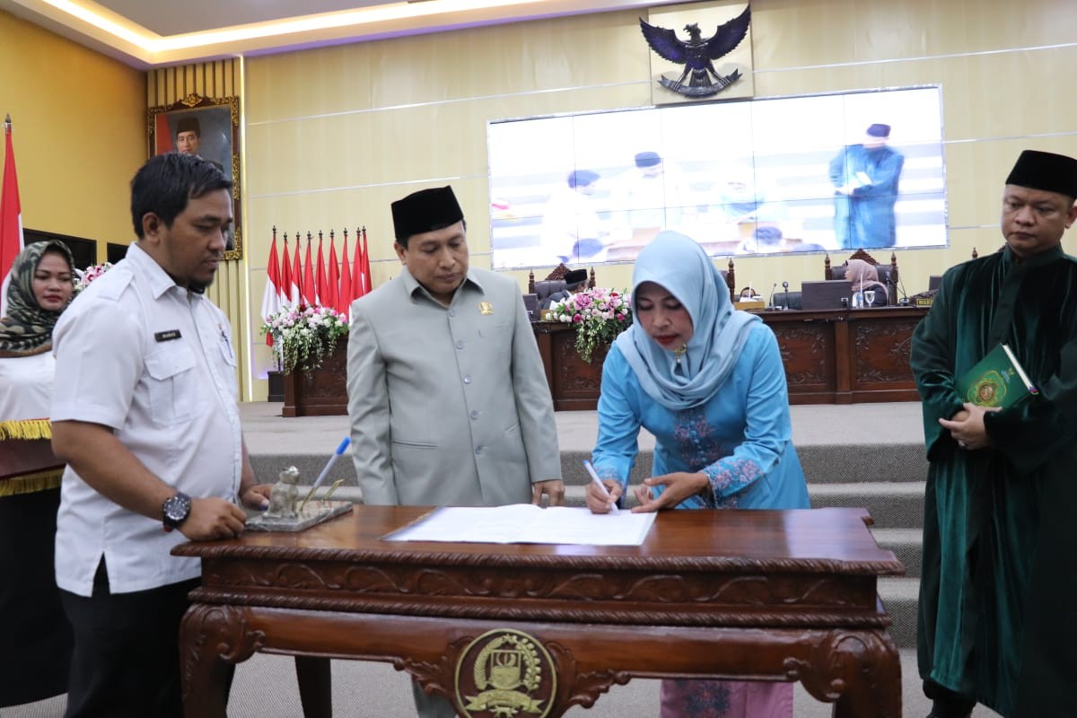 Dilantik Jadi Anggota DPRD Kabupaten Bekasi, Karsih Siap Jalankan Amanah