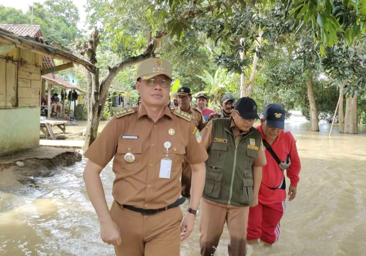 Camat Cabangbungin: Kalau Air Masuk Rumah, Listrik Dicabut