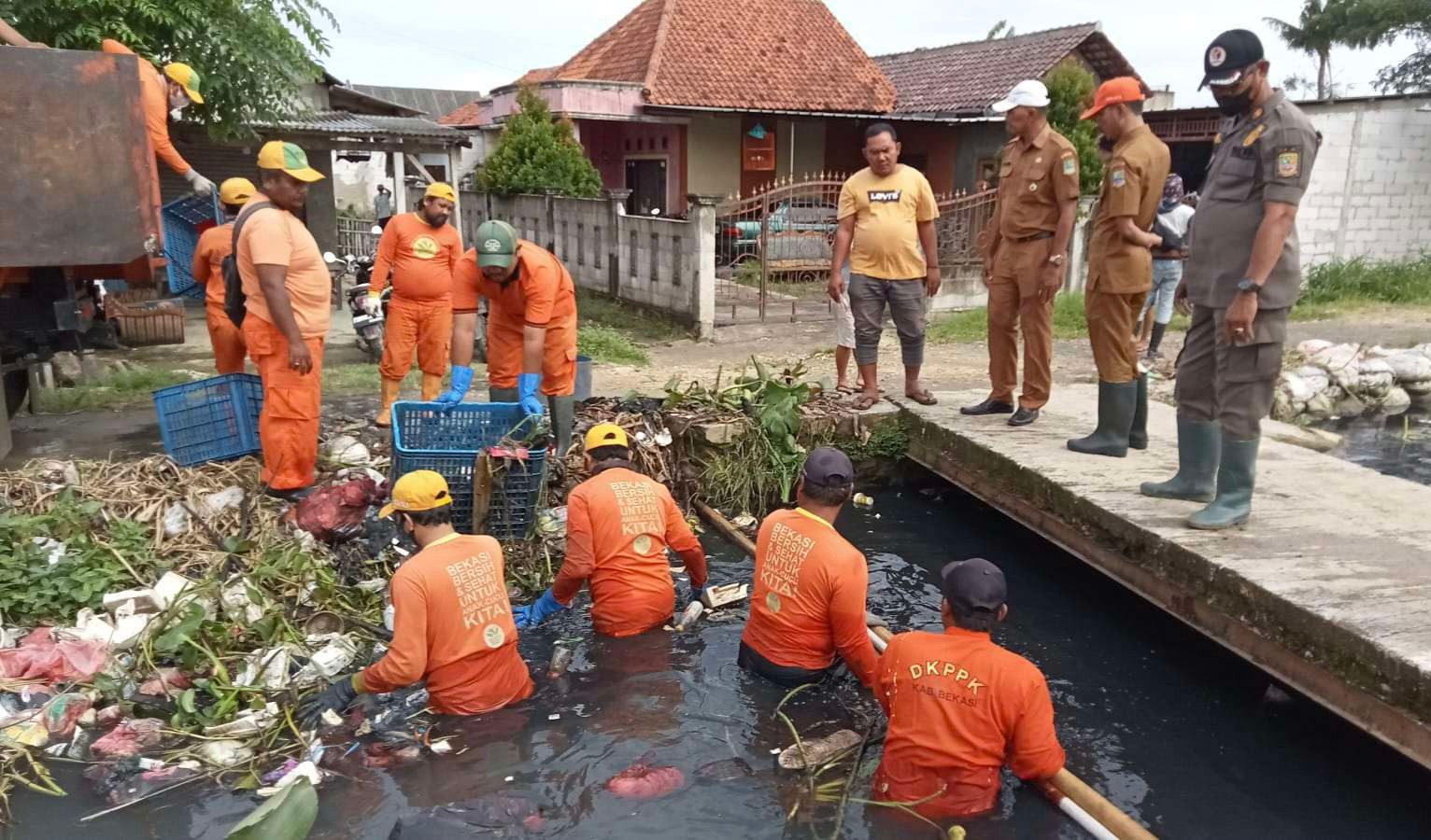 Kurangi Risiko Banjir, Dinas Lingkungan Fokus pada Penanganan Sampah 