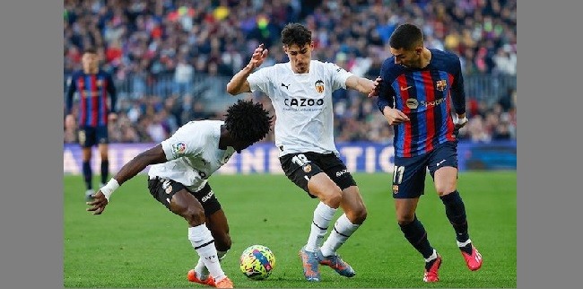 Bercelona Menang Tipis dari Valencia 
