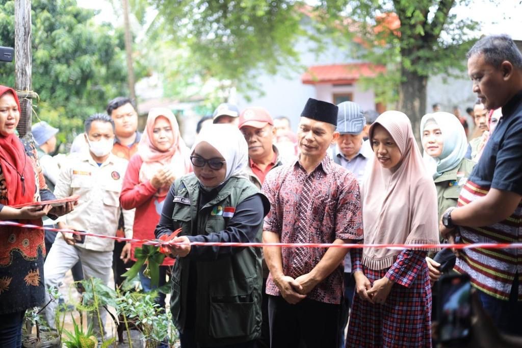 Terima Manfaat Rutilahu, Warga Bojong Menteng Sumringah Dapat Bantuan 