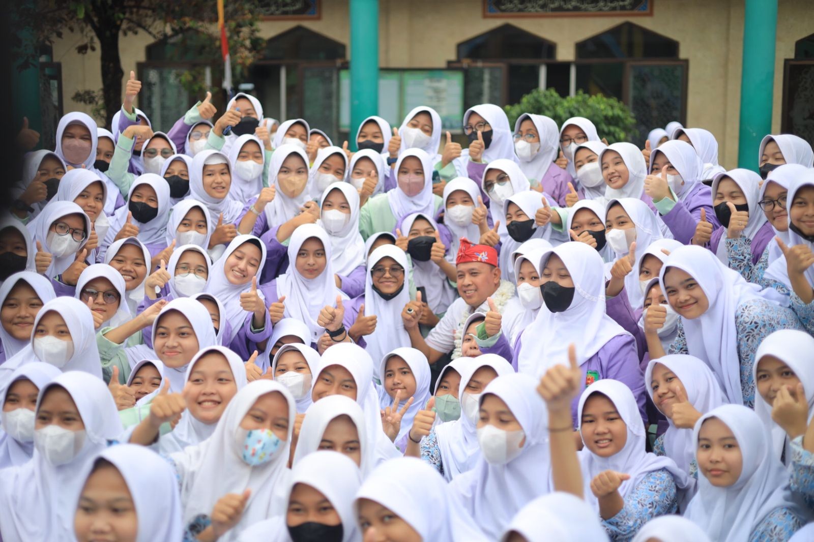 Beri Wawasan Kebangsaan, Tri Dorong Pelajar Terus Gali Potensi Diri