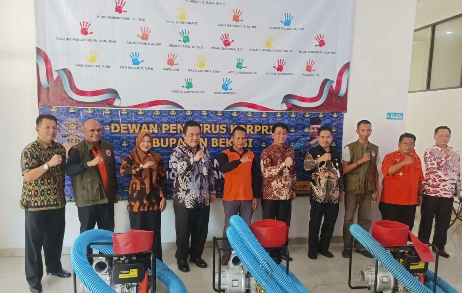 Korpri Bekasi Beri Bantuan 10 Pompa Air untuk Destana