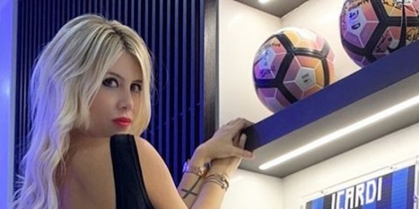 Wanda Nara Ungkap Sisi Intimnya dengan... 