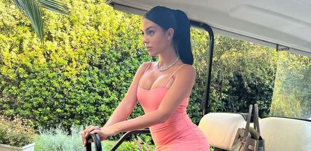 Georgina Rodriguez Latihan Yoga dengan Ungguli Cristiano Ronaldo