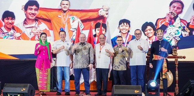 Bamsoet Bersama Ketua KONI Letjen TNI (Purn) Marciano Norman Buka Rakernas KONI 2023