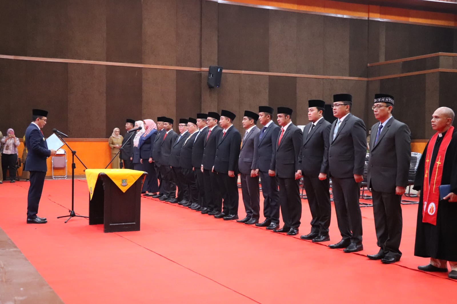 Lantik 16 Pejabat, Pj Bupati Bekasi Minta Kawal Proyek-proyek Pemenag Tender 