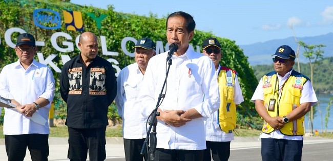 Jokowi Resmikan Jalan Akses Labuan Bajo-Golo Mori