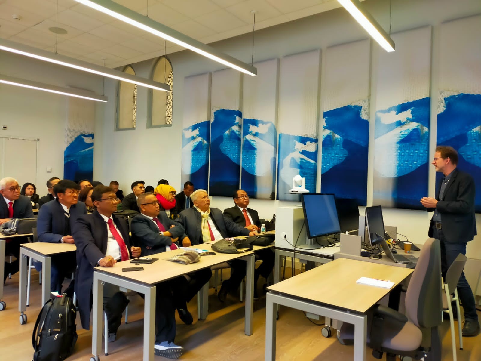 Program Pascasarjana Universitas Borobudur  Goes to Europe, Bertukar Pikiran Soal Perkembangan Hukum Internasional