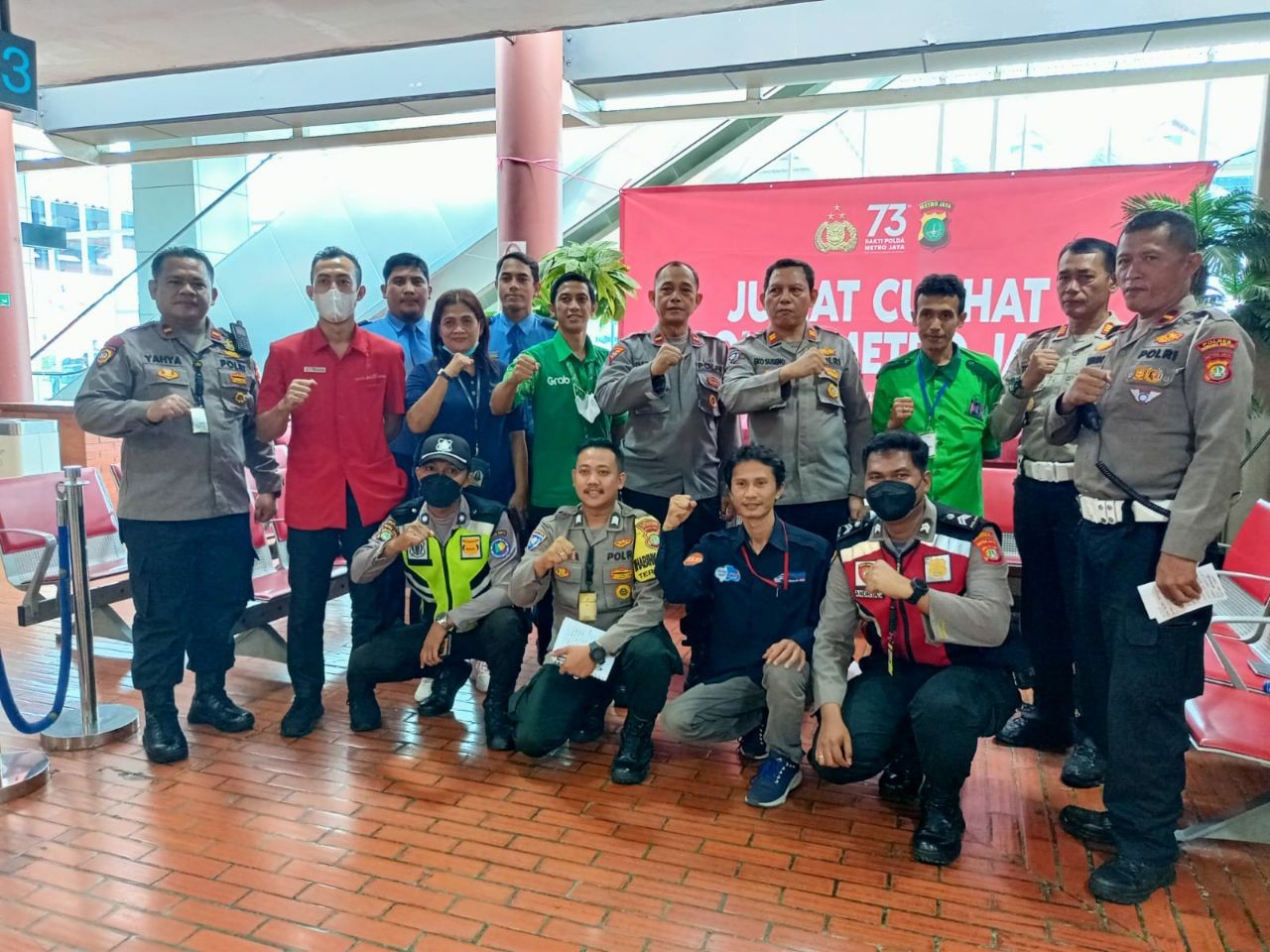 Jum'at Curhat Polresta Bandara Soetta Dengan Puluhan Pekerja di Terminal 2