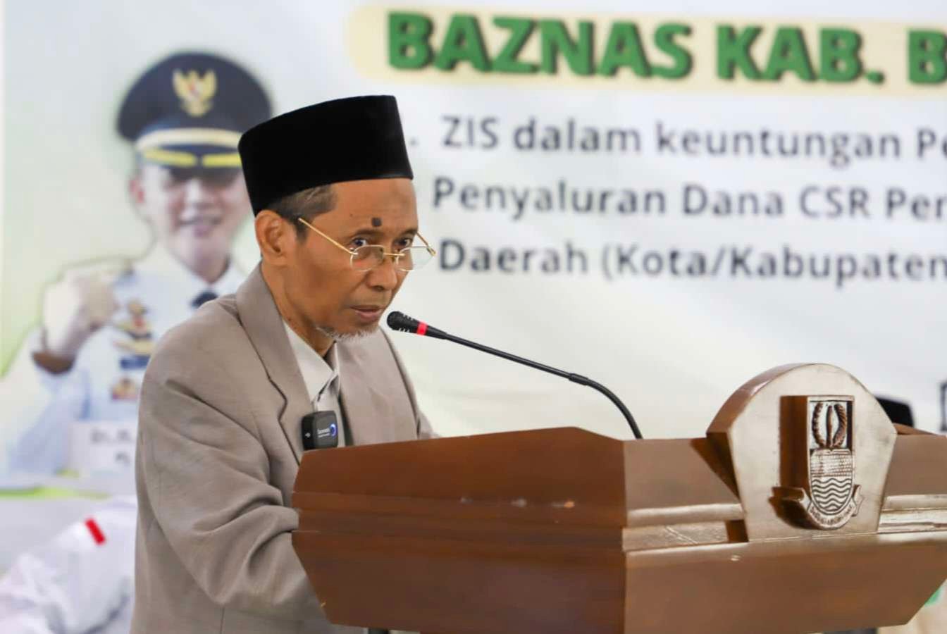 Sambut Lebaran, Baznas Bekasi Ajak 100 Anak Yatim Pilih Baju di Mal