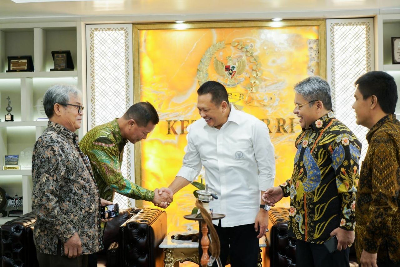 Ketua MPR RI Dukung Penyelenggaraan Pesta Bona Taon Raja Rumahorbo