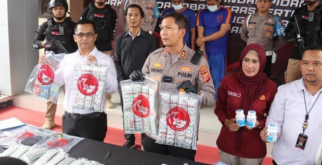 Timsus Sanggabuana Polres Karawang Bekuk 2 Pengedar Obat Terlarang Asal Aceh