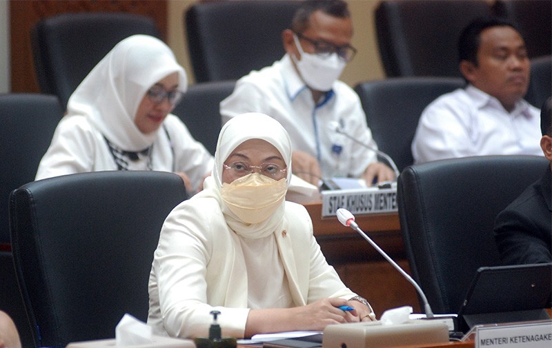 Menaker Ida Fauziah Raker Dengan Komisi IX DPR RI