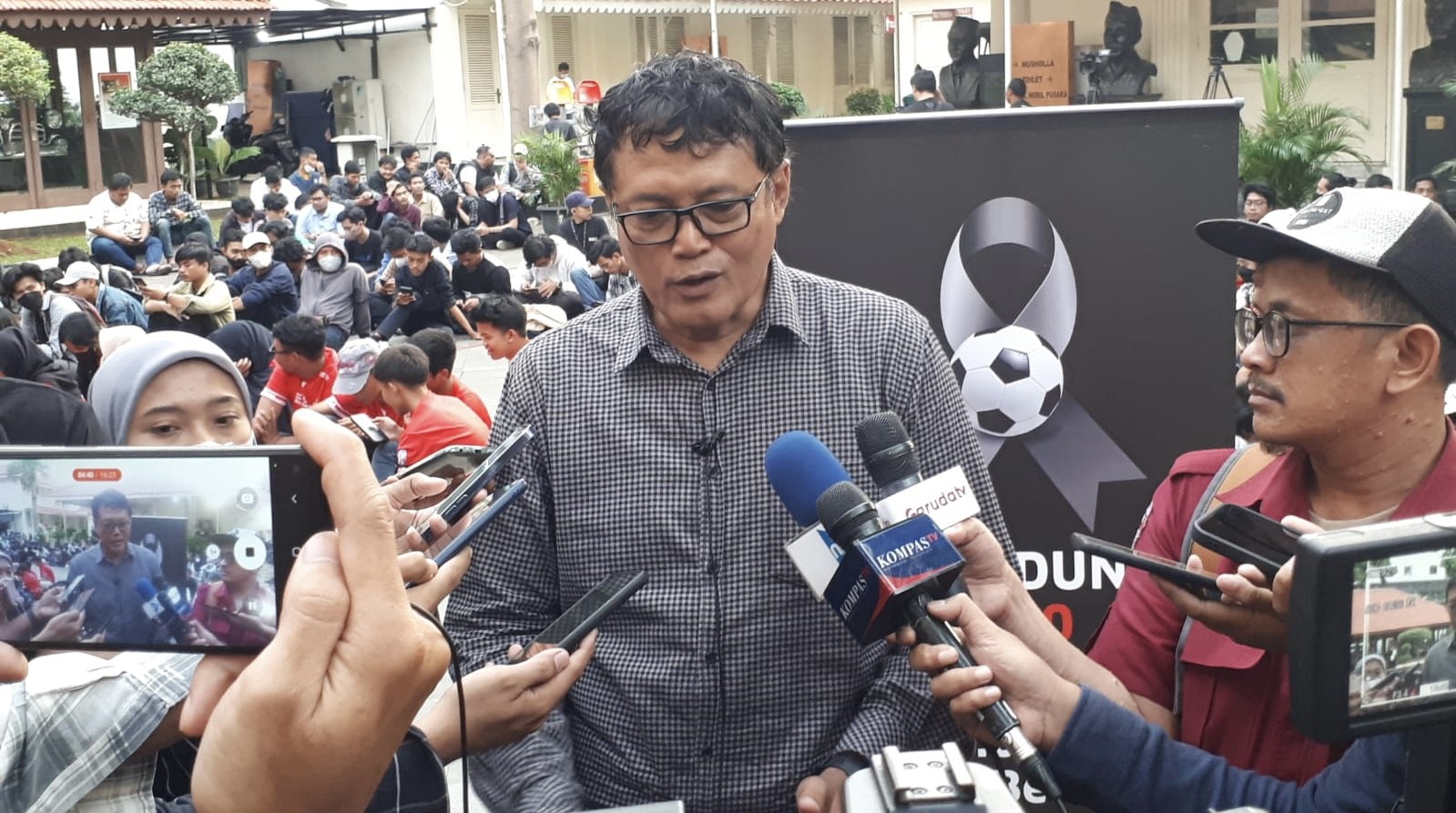 Pengamat Sepak Bola Yakin Indonesia akan Terbebas dari Sanksi Berat FIFA