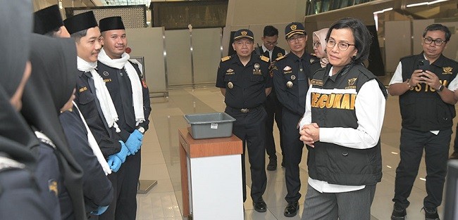 Sambut Mudik Lebaran, Sri Mulyani Tinjau Kesiapan Layanan Bea dan Cukai di Bandara Soekarno-Hatta