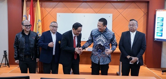 Ketua MPR RI Ajak Profesi Dokter Perdalam Ilmu Hukum