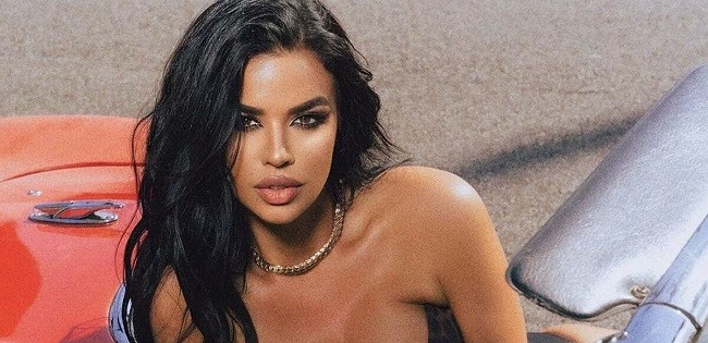 Pesona Ivana Knoll Bikin Penggemar Makin Penasaran 