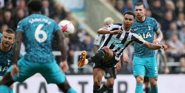 New Castle Bantai Tottenham Hotspur dengan Skor Telak 6-1