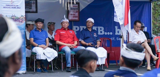Ketua MPR RI Apresiasi Kegiatan Service Gratis Perhimpunan Bengkel Mobil Bali Selama Sebulan di Pura Besakih