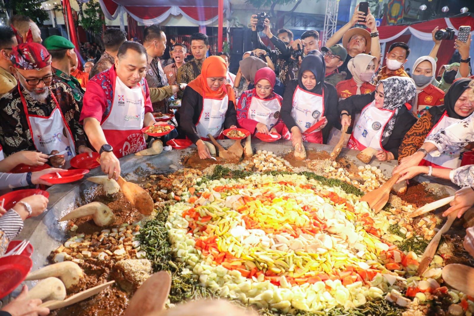 Meriahnya Festival Rujak Uleg 2023, Gubernur Khofifah Harapkan Budaya di Jatim Dikenal Dunia
