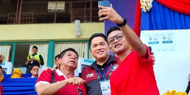 Beri Dukungan, Erick Thohir Nonton Langsung Laga Timnas Indonesia vs Vietnam