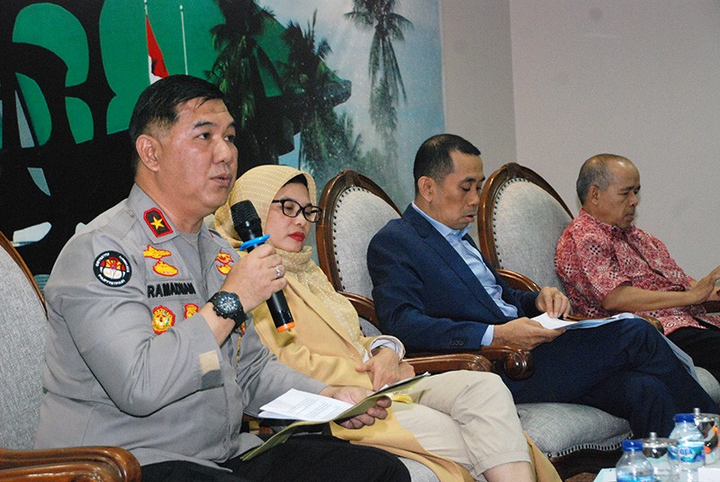 Dialektika Demokrasi Dengan Tema