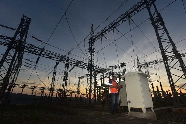 DPR Minta PLN Tepati Janji Elektrifikasi 100 Persen 