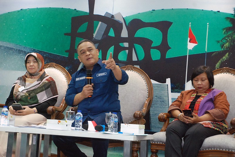 Dialektika Demokrasi dengan tema