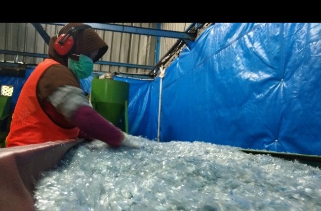Jangan Hanya Klaim, Industri AMDK Harus Buktikan Pakai Plastik Daur Ulang