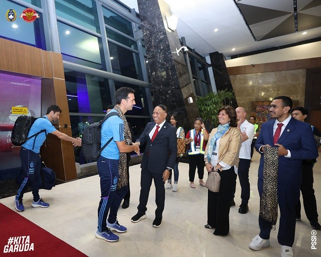Kedatangan Timnas Argentina Disambut Langsung Saat Tiba di Indonesia