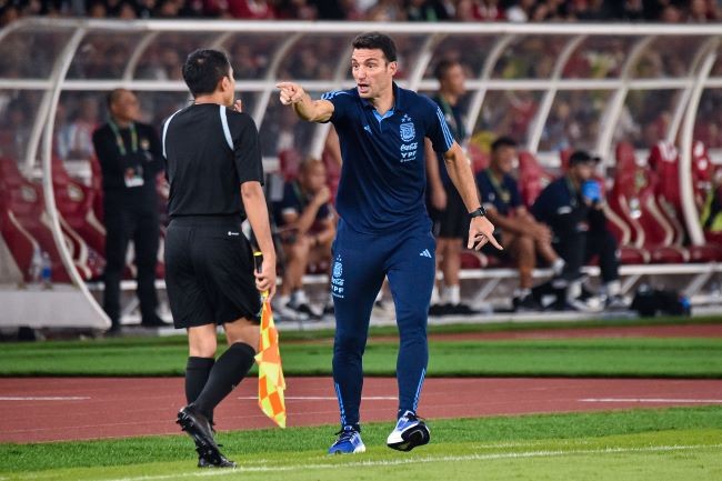 Pelatih Argentina Lionel Scaloni Sebut Indonesia Cukup Sulit Untuk Dikalahkan