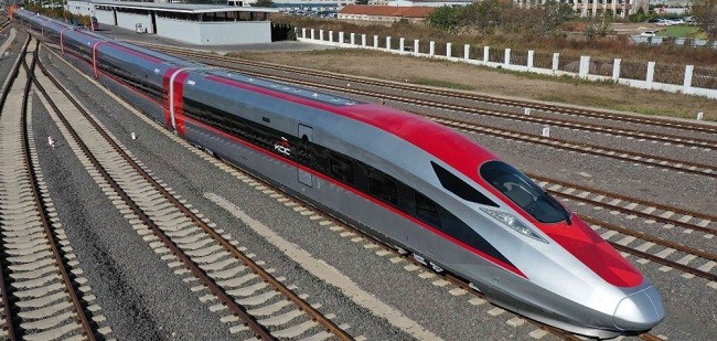 Wacana Menteri Luhut Gandeng Cina untuk Kereta Cepat Jakarta-Surabaya Dinilai Merugikan