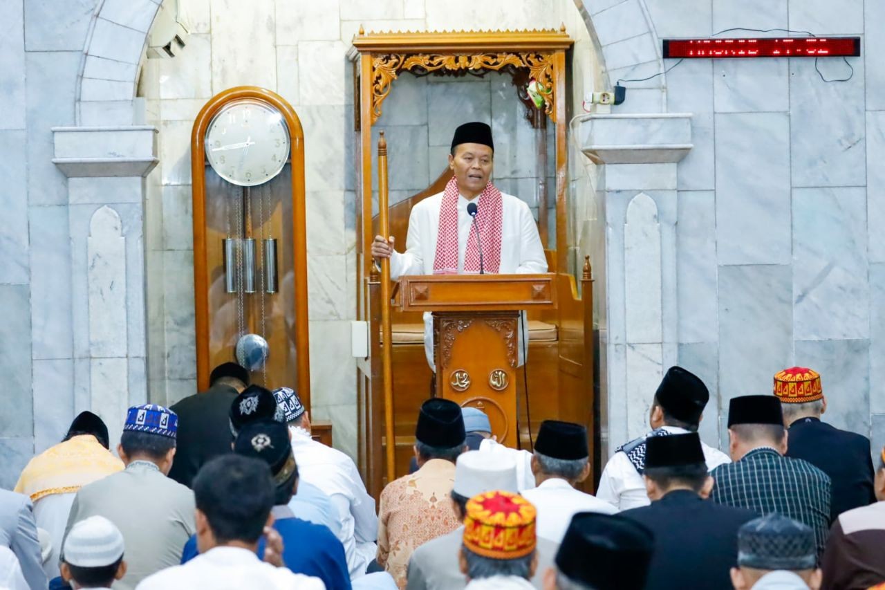 Khotib Sholat Idul Adha di Masjid Tanah Abang, HNW Ajak Umat Lanjutkan Spirit Idul Adha  Hadirkan Toleransi