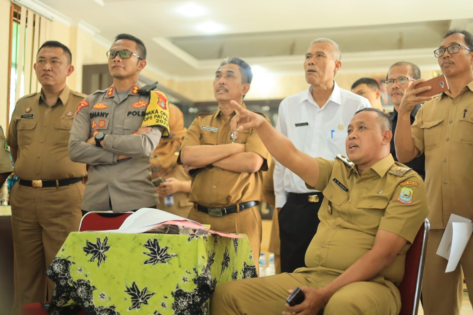 Dugaan Kecurangan PPDB Online, Tri Adhianto Sidak SMA Negeri 1 Kota Bekasi