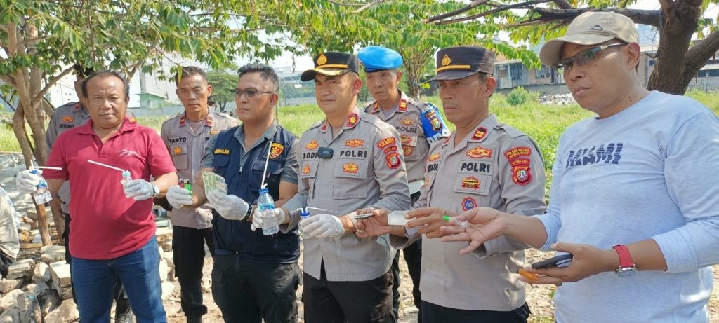 Gerebek Kampung Boncos, Polisi Tangkap Tujuh Pria yang Sedang Konsumsi Sabu
