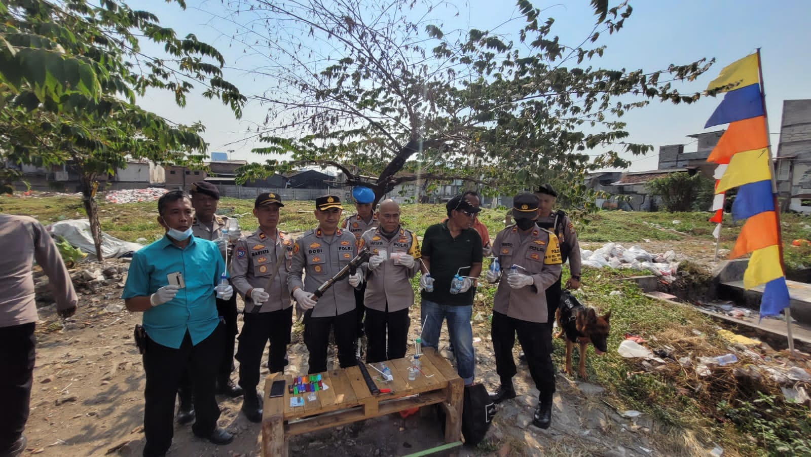 Kembali Gerebek Kampung Boncos, Polisi Temukan Lima Pengguna Narkoba Fly